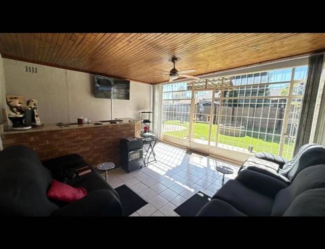 3 BEDROOM HOUSE FOR SALE IN WITFIELD